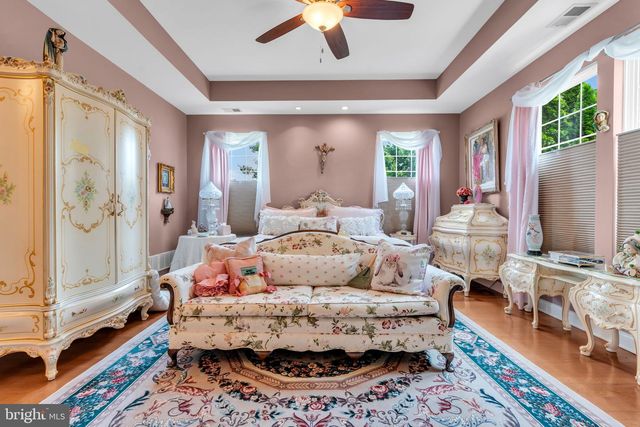 11 MULBERRY DR, Manahawkin, NJ 08050