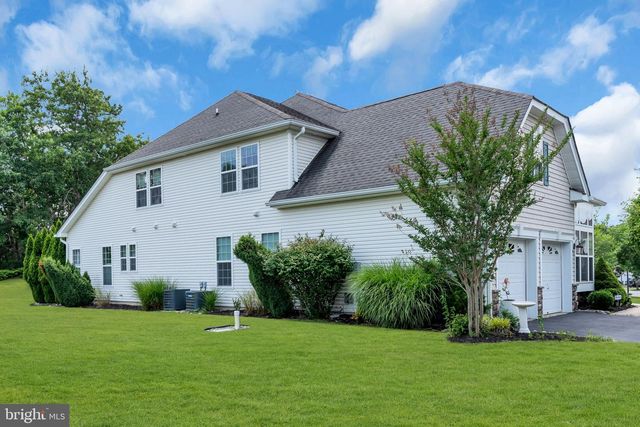 11 MULBERRY DR, Manahawkin, NJ 08050