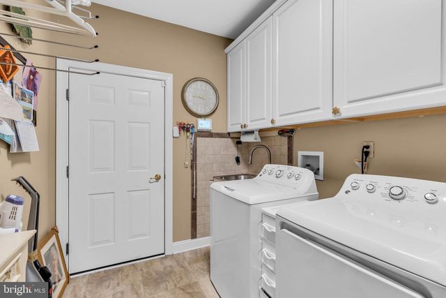 11 MULBERRY DR, Manahawkin, NJ 08050