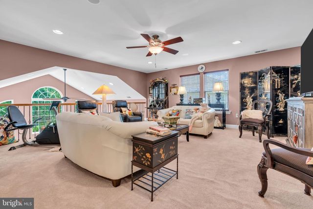 11 MULBERRY DR, Manahawkin, NJ 08050