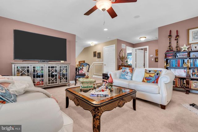 11 MULBERRY DR, Manahawkin, NJ 08050