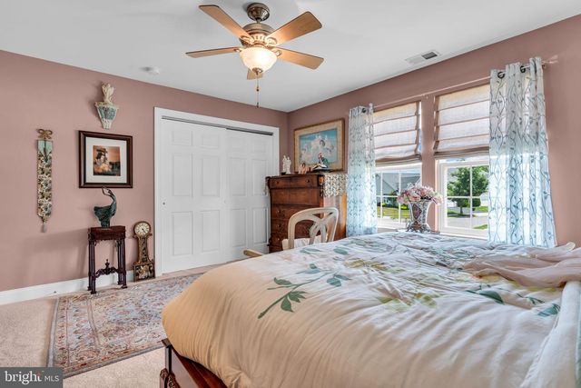 11 MULBERRY DR, Manahawkin, NJ 08050