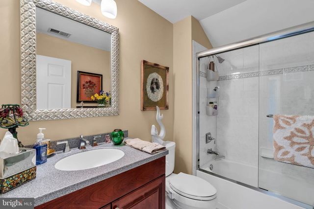11 MULBERRY DR, Manahawkin, NJ 08050