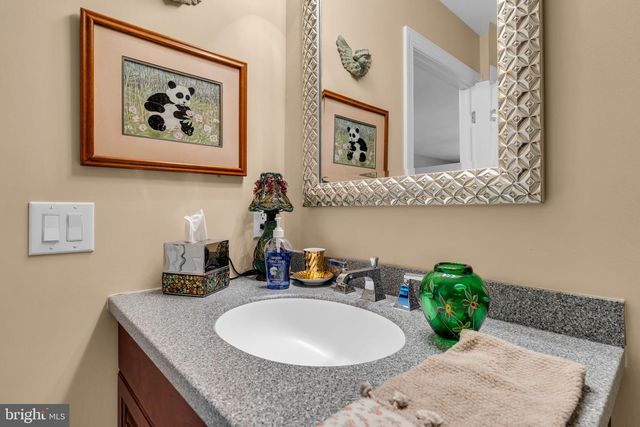 11 MULBERRY DR, Manahawkin, NJ 08050