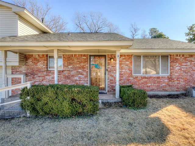904 Oak Park Drive, Choctaw, OK 73020