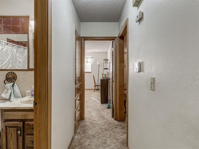 904 Oak Park Drive, Choctaw, OK 73020