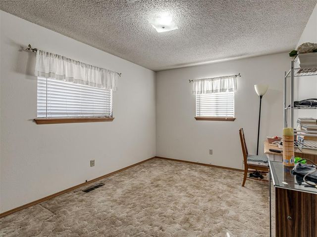 904 Oak Park Drive, Choctaw, OK 73020