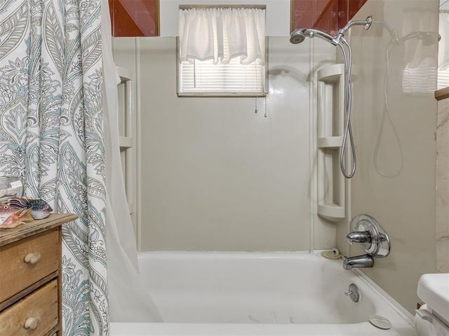 904 Oak Park Drive, Choctaw, OK 73020