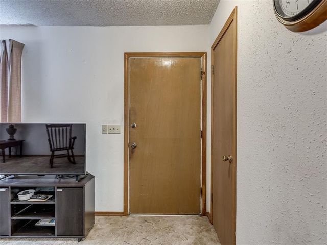 904 Oak Park Drive, Choctaw, OK 73020