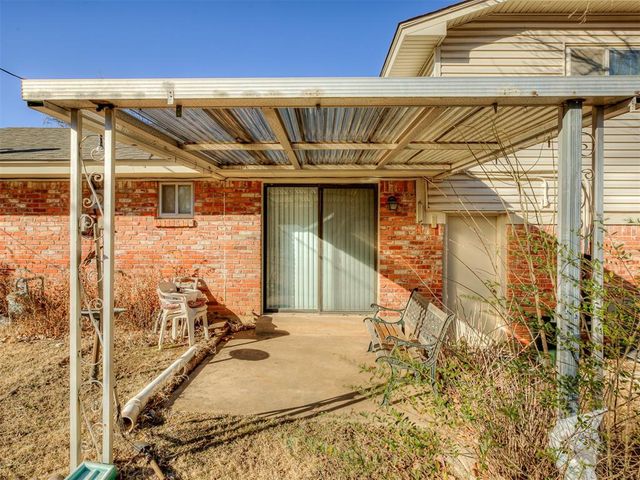 904 Oak Park Drive, Choctaw, OK 73020