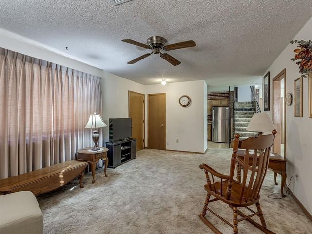 904 Oak Park Drive, Choctaw, OK 73020