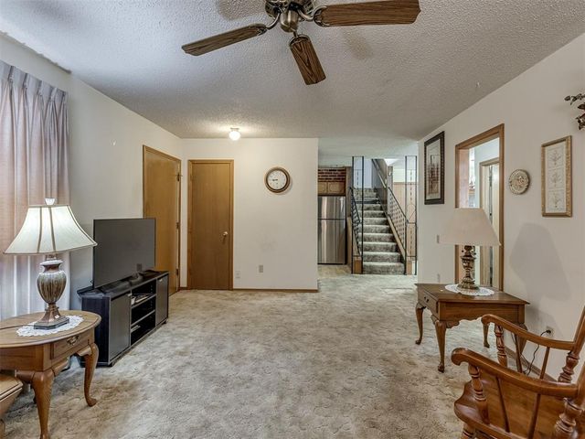 904 Oak Park Drive, Choctaw, OK 73020