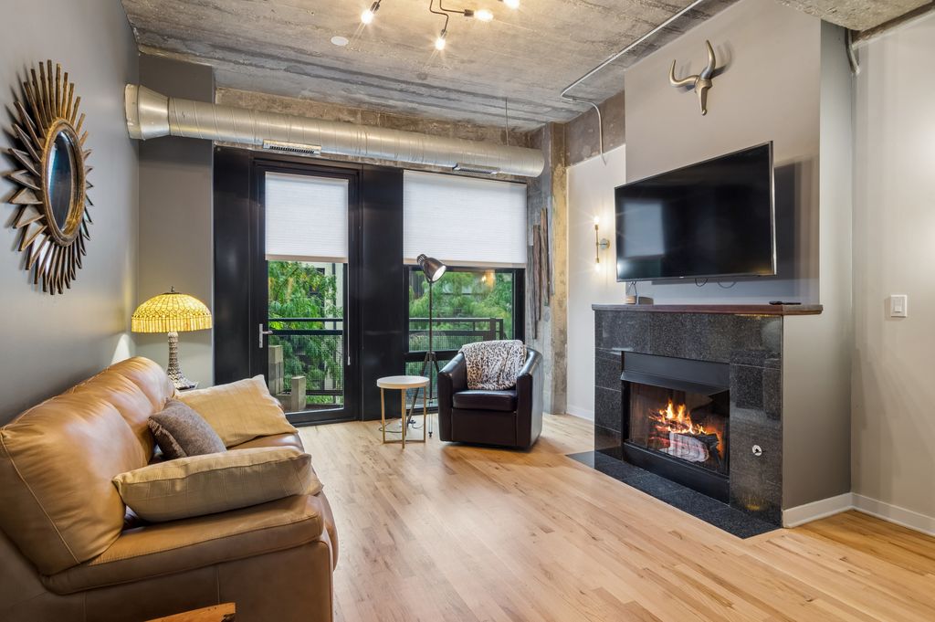 1150 W 15th Street 306, Chicago, IL 60608 — photo 3