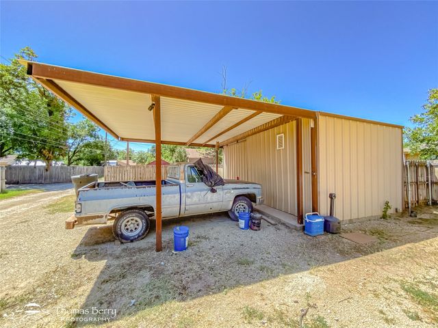 1517 N Pioneer Drive, Abilene, TX 79603
