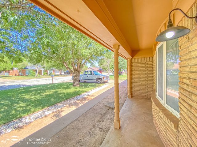 1517 N Pioneer Drive, Abilene, TX 79603
