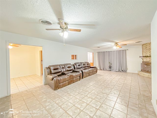 1517 N Pioneer Drive, Abilene, TX 79603