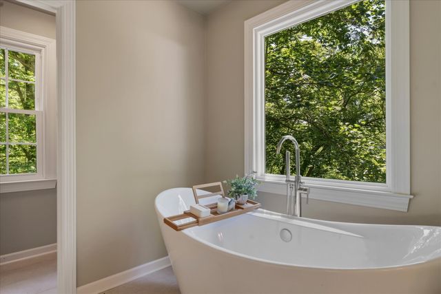 494 Deer Ridge Ln, Nashville, TN 37221