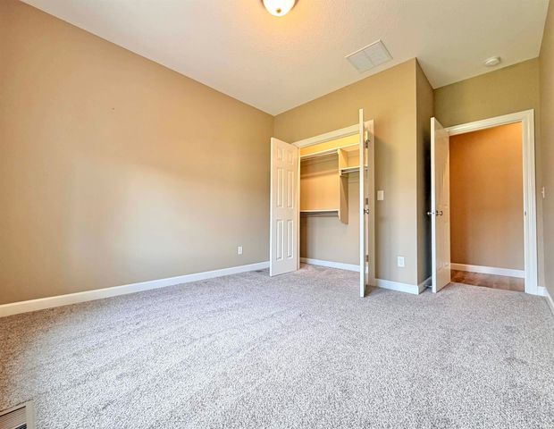 15279 Leo Creek Boulevard, Leo, IN 46765