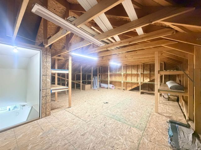 15279 Leo Creek Boulevard, Leo, IN 46765