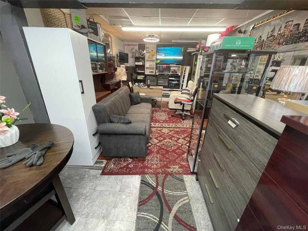 11201 Liberty Avenue, Richmond Hill S., NY 11419 — photo 2
