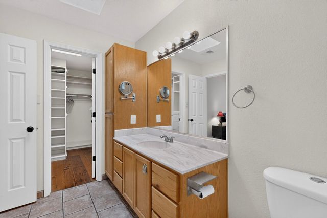 9663 De Vargas Loop NE, Albuquerque, NM 87109