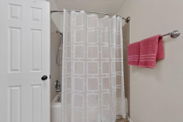 9663 De Vargas Loop NE, Albuquerque, NM 87109