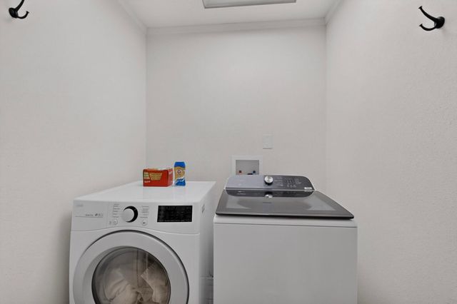 9663 De Vargas Loop NE, Albuquerque, NM 87109
