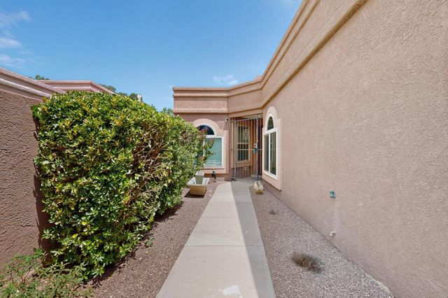 9663 De Vargas Loop NE, Albuquerque, NM 87109