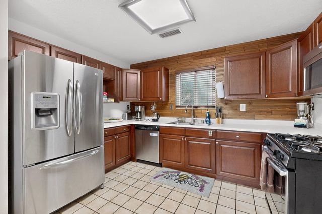 9663 De Vargas Loop NE, Albuquerque, NM 87109