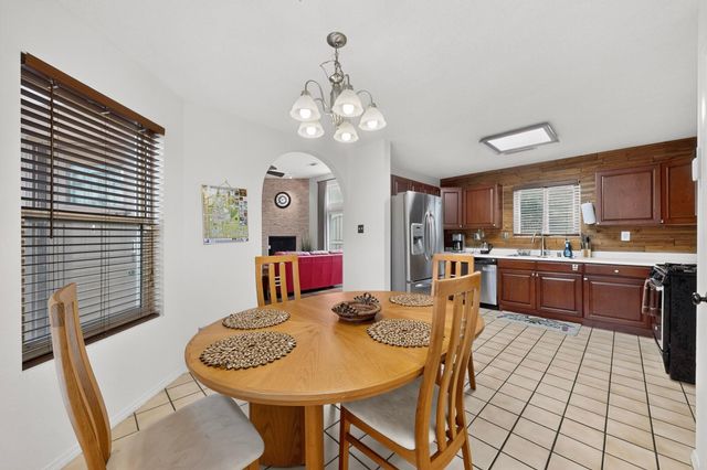 9663 De Vargas Loop NE, Albuquerque, NM 87109