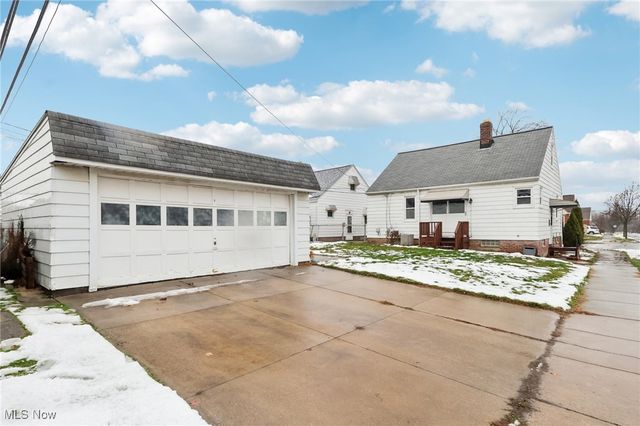 9005 Ansonia Avenue, Brooklyn, OH 44144