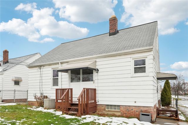 9005 Ansonia Avenue, Brooklyn, OH 44144