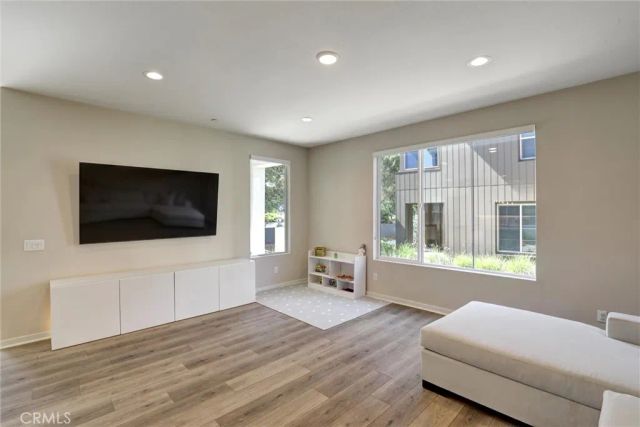176 Novel, Irvine, CA 92618