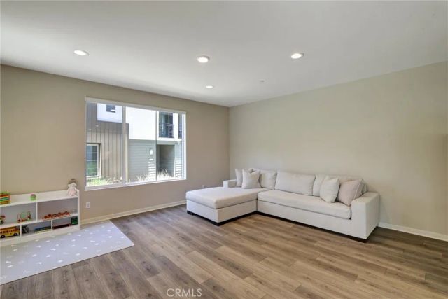 176 Novel, Irvine, CA 92618