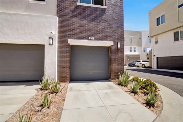 176 Novel, Irvine, CA 92618