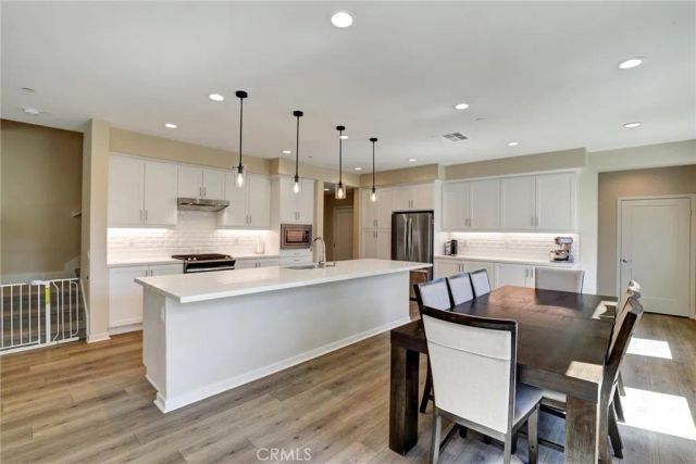 176 Novel, Irvine, CA 92618