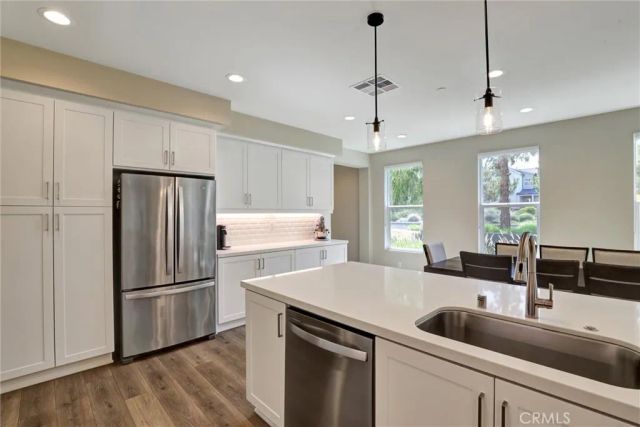 176 Novel, Irvine, CA 92618