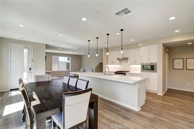 176 Novel, Irvine, CA 92618