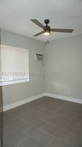 808 SW 14th Ter 4, Fort Lauderdale, FL 33312
