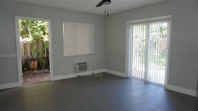 808 SW 14th Ter 4, Fort Lauderdale, FL 33312