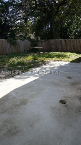 808 SW 14th Ter 4, Fort Lauderdale, FL 33312