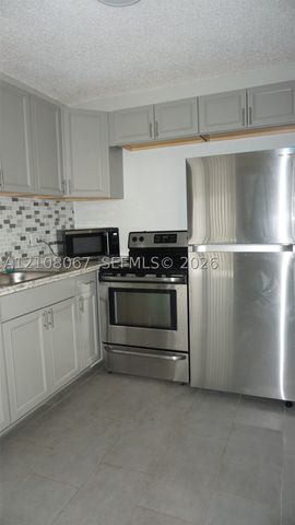808 SW 14th Ter 4, Fort Lauderdale, FL 33312