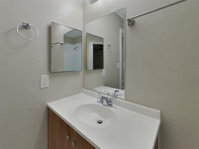 3234 Kelling Street, Houston, TX 77045