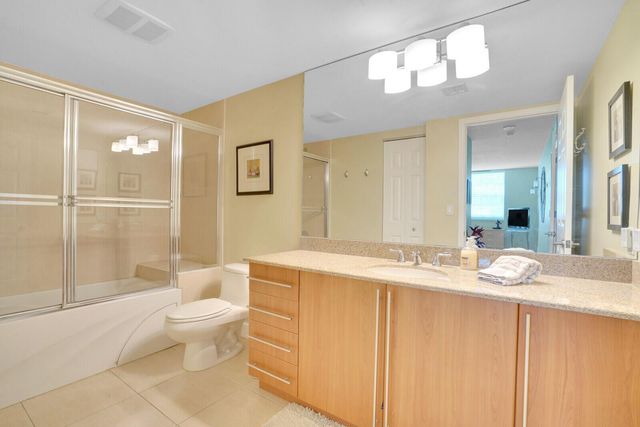 610 CLEMATIS Street 401, West Palm Beach, FL 33401