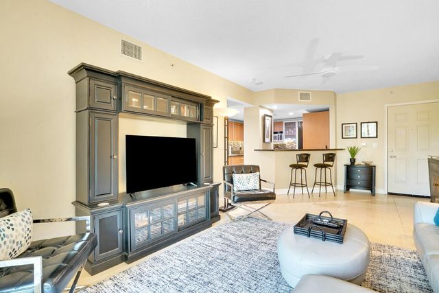 610 CLEMATIS Street 401, West Palm Beach, FL 33401