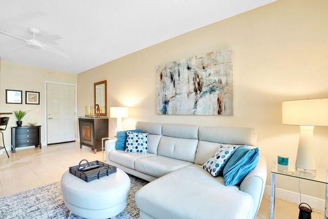 610 CLEMATIS Street 401, West Palm Beach, FL 33401