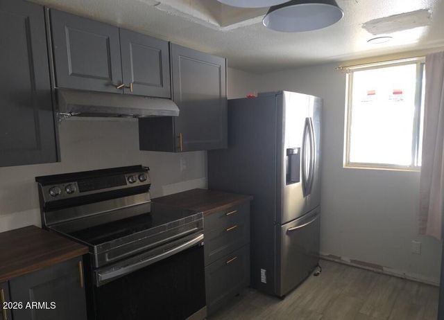 2518 W RUE DE LAMOUR Avenue, Phoenix, AZ 85029