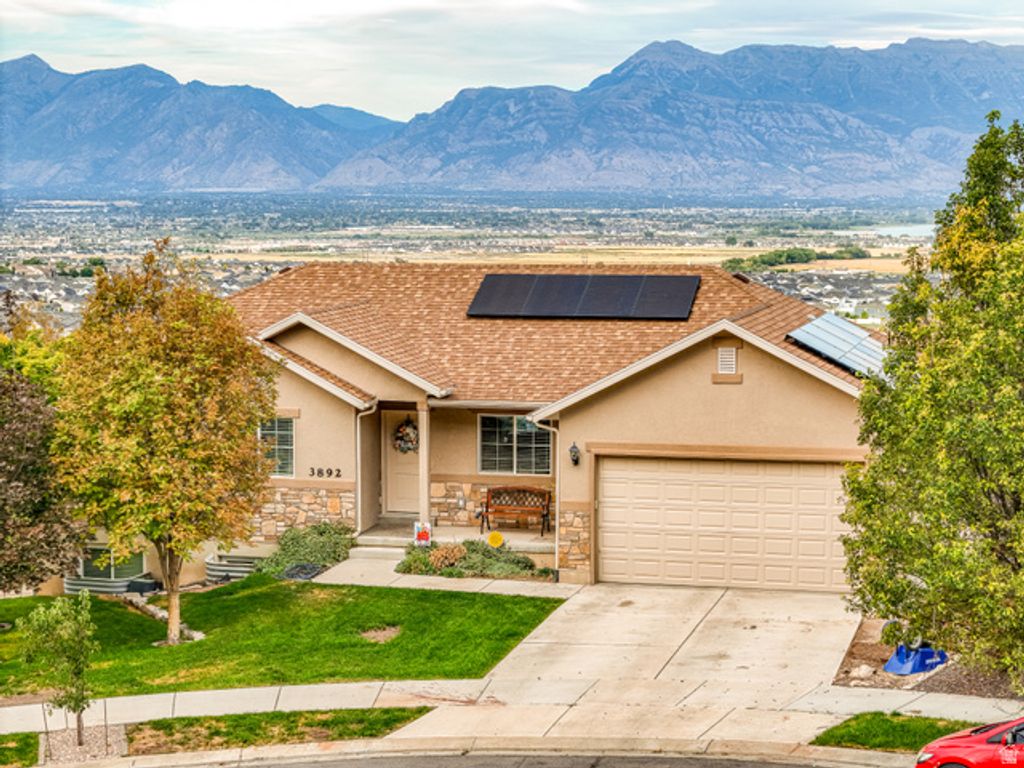 3892 E SOUTH PASS COVE, Eagle Mountain, UT 84005 — exterior