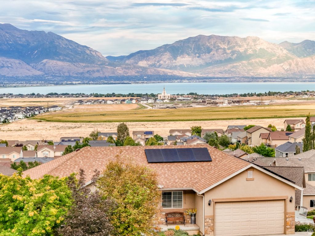 3892 E SOUTH PASS COVE, Eagle Mountain, UT 84005 — photo 2