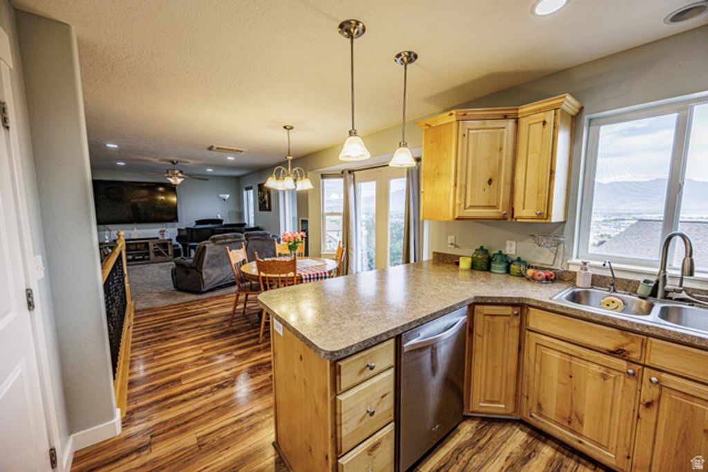 3892 E SOUTH PASS COVE, Eagle Mountain, UT 84005 — photo 4